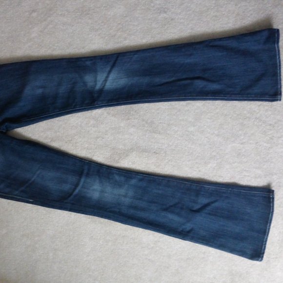 ROCK & REPUBLIC off white rhinestones "Kasandra" boot cut dark wash jeans - Picture 9 of 14